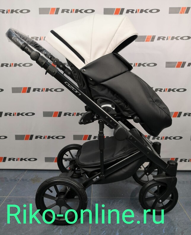 Коляска Riko Basic Ozon 3 в 1 цвет 09 бело-черный